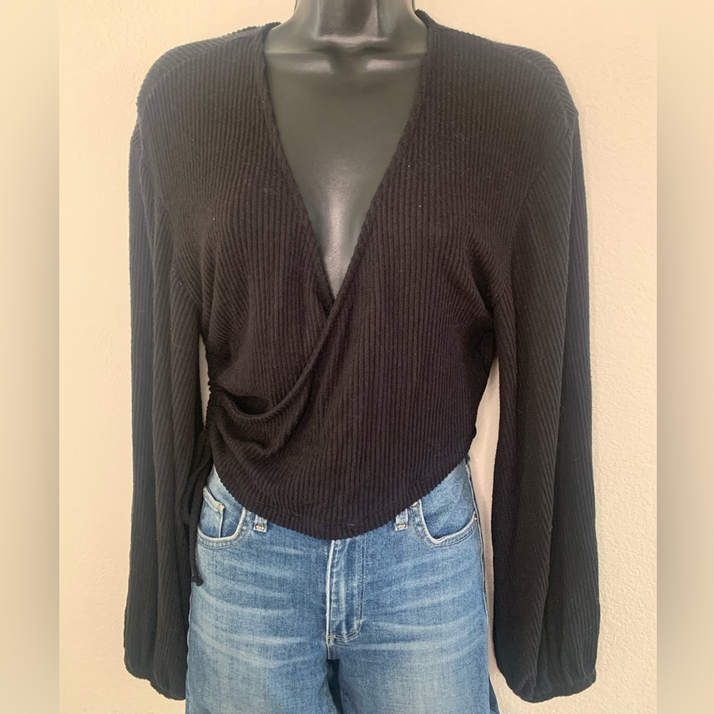 Urban Outfitters Crop Top Women's Size Large Black Ribbed Wrap ADDIE Deep V-Neck